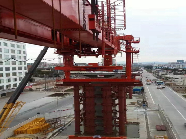 深圳32-900吨节段拼架桥机